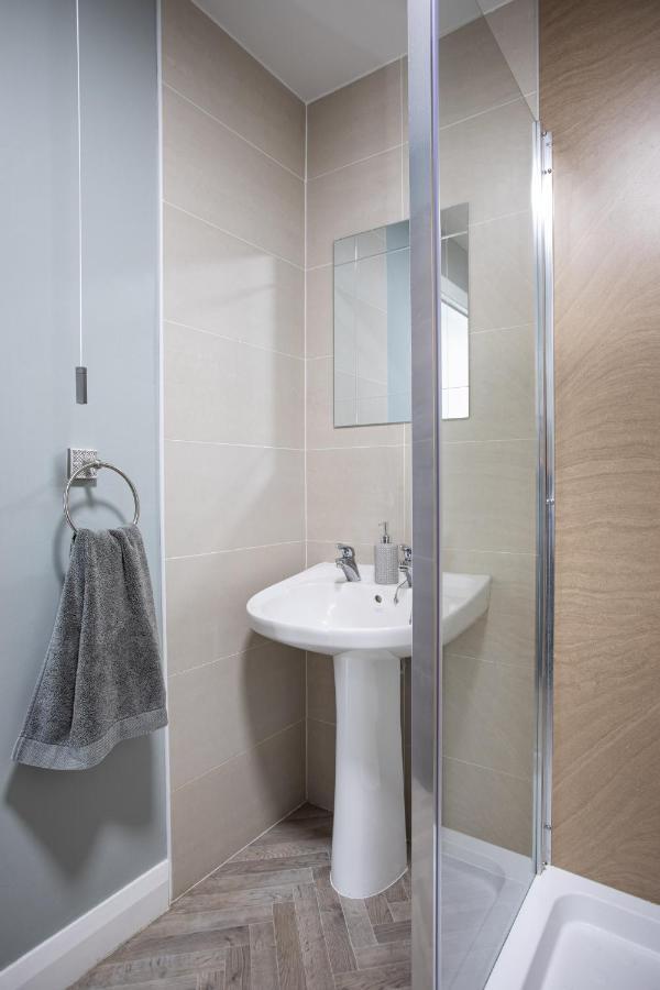 New Lisburn Road - Free Parking Appartement *